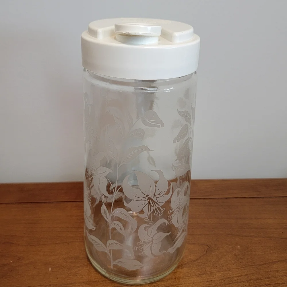 Tang White Honeysuckle Etched Floral Glass Decanter Pitcher‎ Anchor & Hocking